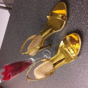 🐣LILIANA GOLD SLINGBACK HEELS